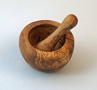 Mörser mit Stößel aus Olivenholz. Sehr stabil ca. 12-13 cm und 600 g.