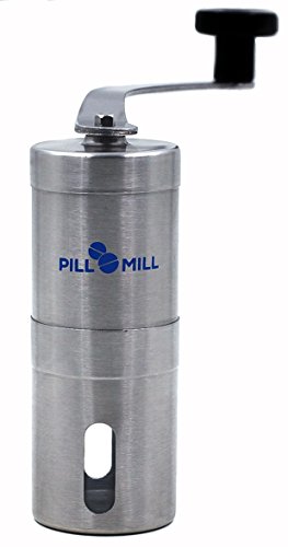 Pill Mill Tablettenmörser - Zerkleinert mehrere Tabletten zu einem feinen Pulver – Metallene Medizinische Tablettenmühle - Perfekt für unterwegs - Ideal für die Zuführung durch Magensonden, für Haustiere oder zur einfacheren Medizinaufnahme für Kinder
