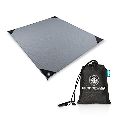 BERGBRUDER Nylon Picknickdecke im Hosentaschenformat - Wasserdicht, Ultraleicht & kompakt - Ground Sheet, Pocket Blanket, Tarp, Leichte Stranddecke mit Tasche und Karabiner in L und XL