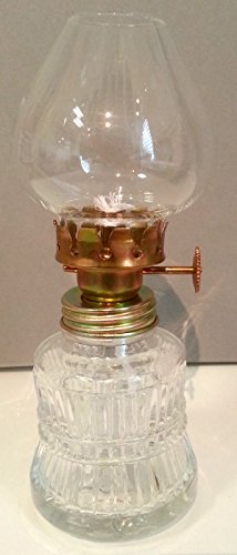 Oellampe antike Form befüllbar mit Fuß aus klarem Glas dekorative Petroleumlampe mit verziertem gold farbigen Dochthalter mundgeblasen Höhe ca. 14,5 cm Tischdekoration Oberstdorfer Glashütte