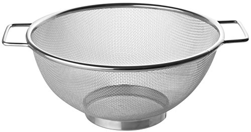 Fackelmann Sieb Ø 20 cm, Küchensieb aus Edelstahl, feinmaschiger Seiher mit 2 Griffen - spülmaschinengeeignet, Menge: 1 Stück