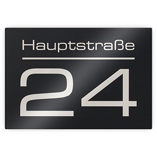 Metzler-Trade Hausnummer Hausnummernschild mit Beschriftung Straßenname/Name und Wunsch-Nummer - Laser-Gravur kein Verblassen - Farbe: Anthrazit RAL 701 / Schrift: Weiß - UV-beständig - 16 x 11 cm