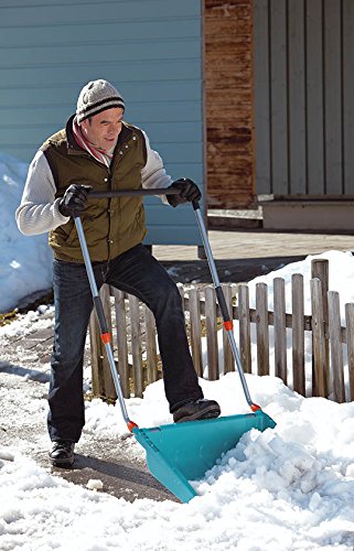 GARDENA Schneewanne: Breiter Schneeschieber mit 3-stufigem Teleskopgestänge, Arbeitsbreite 70 cm, verstärkte Trittkante, zusätzliche Griffe für einfaches Abkippen (3260-30)