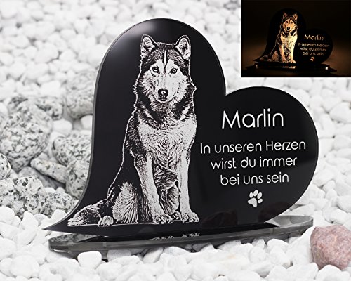 Gedenkstandbild / Gedenktafel mit individueller Gravur aus Hochglanz Acryl Herz-Form / persönliches Andenken an die liebsten Grabstein / Grabplatte selbst gestalten Grabschmuck für Hund, Katze, Pferd (Herz liegend 18x14cm)