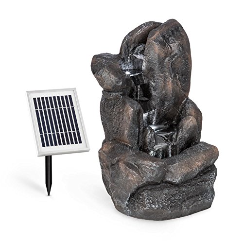 Blumfeldt Felsquell • Solar-Kaskadenbrunnen • Gartenbrunnen • Garten-Deko • LED-Beleuchtung • 2 Watt Solarpanel • 2000mAh Akku • Miniaturpumpe • frostbeständiger Polyresin • silber