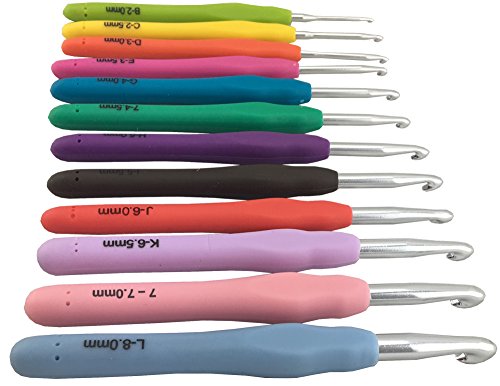 DIE BESTEN 12 HÄKELNADELN MIT ERGONOMISCHEN GRIFFEN FÜR EXTREMEN KOMFORT - Perfektes Häkelnadel Set gegen Arthritis, Weiche Stricknadeln für Beste Ergebnisse für Alle Muster & Wollarten