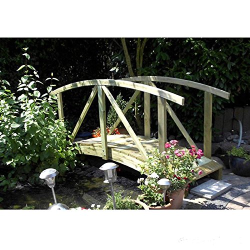 Teichbrücke gebogen aus Holz mit Geländer von Gartenpirat