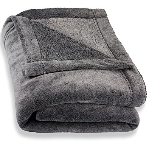 Kuscheldecke 150x200 Wohndecke flauschig warm kuschelig Coral Fleece Mikrofaser Schmusedecke weiche Tagesdecke Microfaser Öko-Tex geprüft CelinaTex Montreal Fleecedecke Sofadecke 5000075 grau