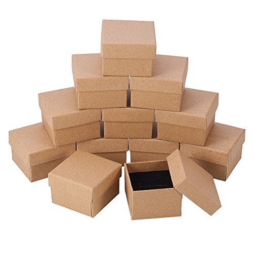NBEADS 24PCS Kraft Brown Square Karton Schmuck Ring Boxen Papier Einzelhandel Geschenkbox für Jubiläen, Hochzeiten oder Geburtstage, 5x5x4cm